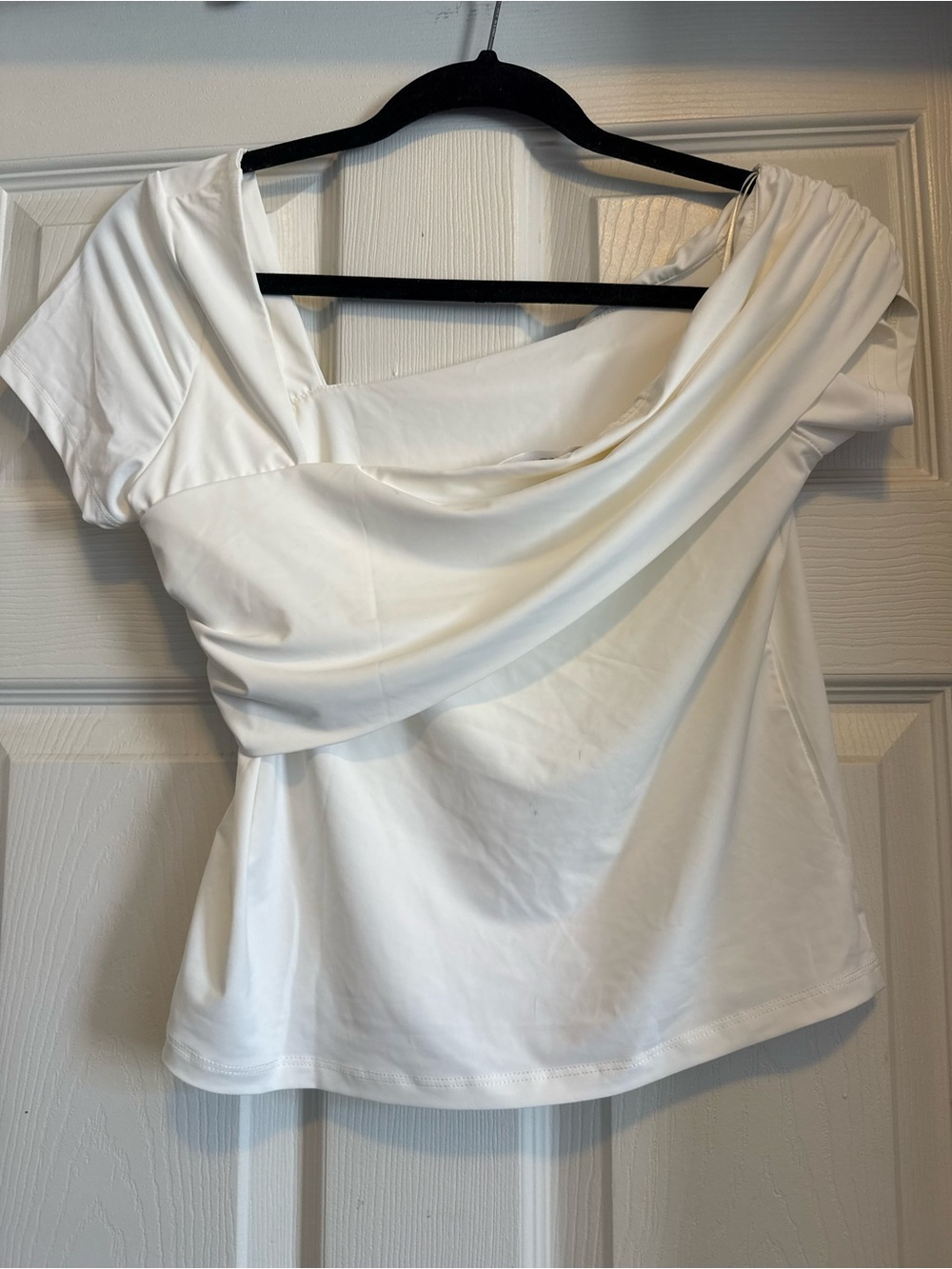 Vigoss White Draped Off-Shoulder Short Sleeve Top